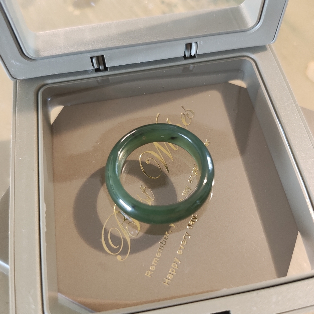 Never Worn Elegant Unisex Jade Ring